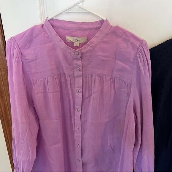 Ladies Large Set of 2 Like NEW Blouses: Loft Lavender + GAP Navy Dot - Picture 4 of 14